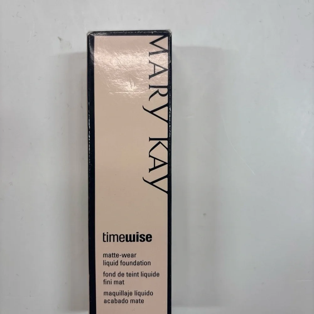 Mary Kay Timewise 038755 Matte wear Ivory 6 Liquid Foundation Discontinued NIB